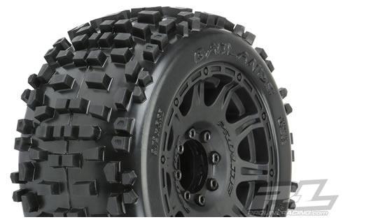 Pro-Line - PRO117810 - Tires - Monster Truck - mounted - Raid Black wheels - 17mm 8x32 Removable Hex - Badlands 3.8" (2 pcs)